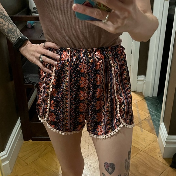 Adorable Boho Shorts - Picture 3 of 4